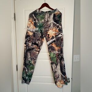 Women’s camo pants